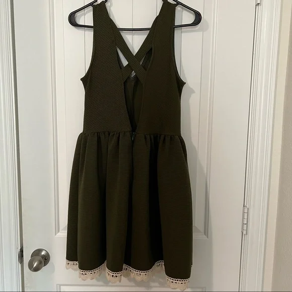 Altar’d State Green Mini Dress with Cream Lace Hem Size Small - Picture 6 of 8